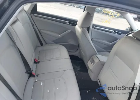 2018 Volkswagen Passat 2.0T R-Line/2.0T S z USA, uszkodzony, nr VIN 1VWAA7A3XJC045690